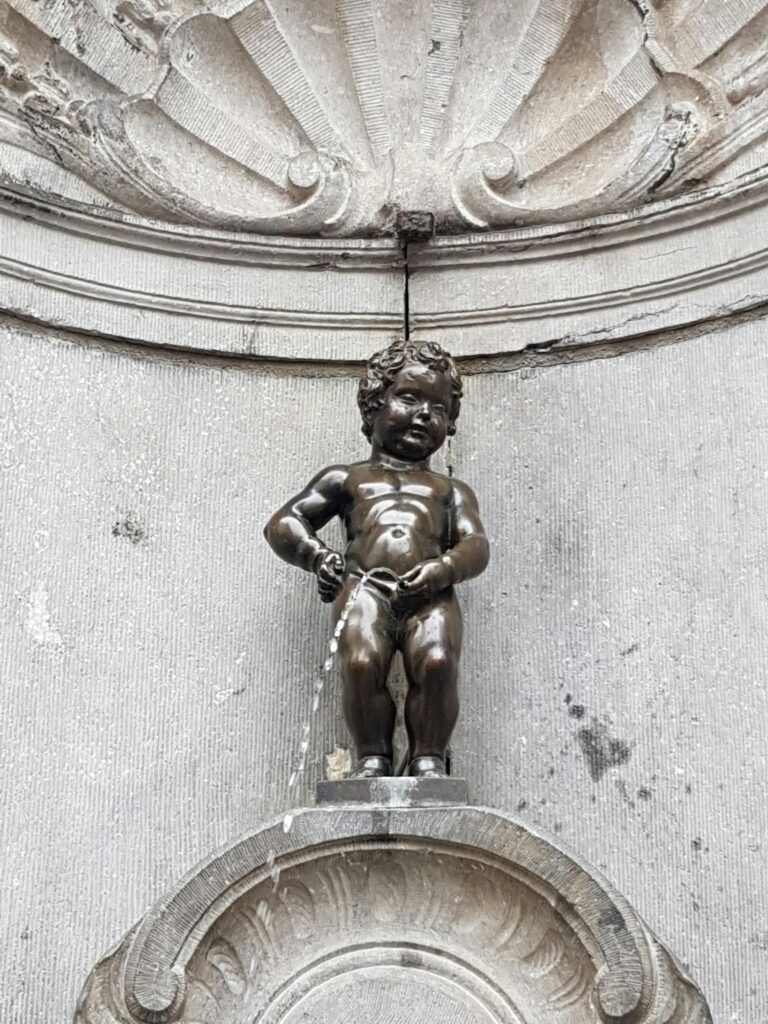 Manneken Pis - die bekannte Brüssel Sehenswürdigkeit