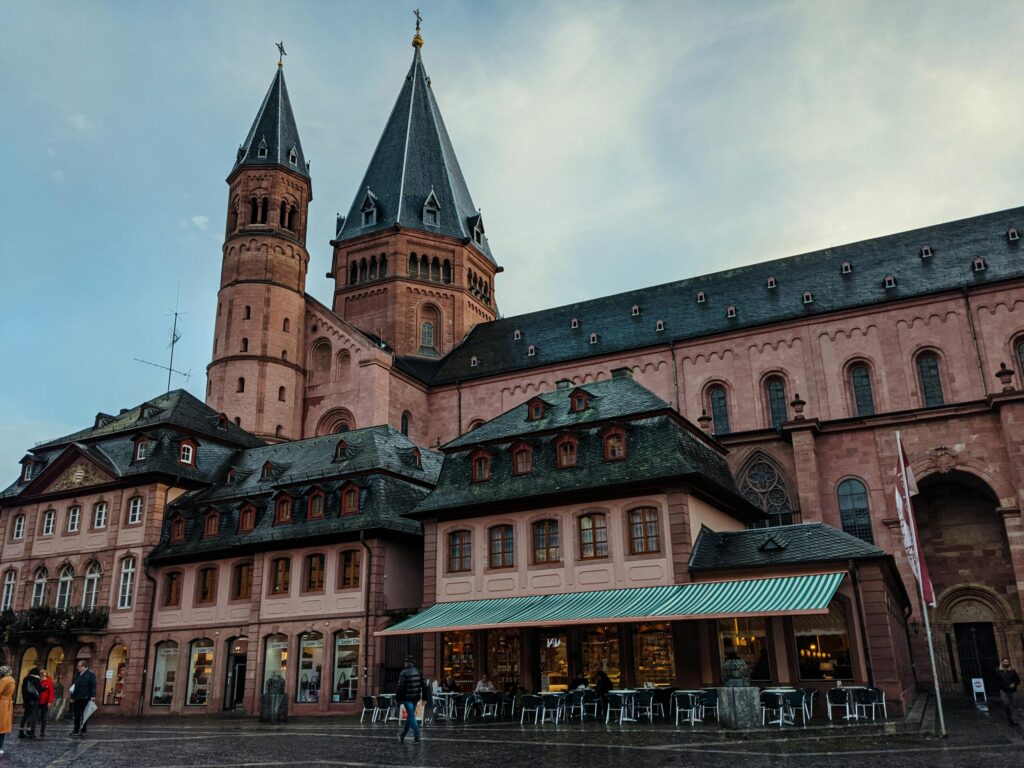 Mainz Altstadt: Sehenswürdigkeiten & Tipps für deinen Städtetrip Mainz Altstadt mit dem Mainzer Dom