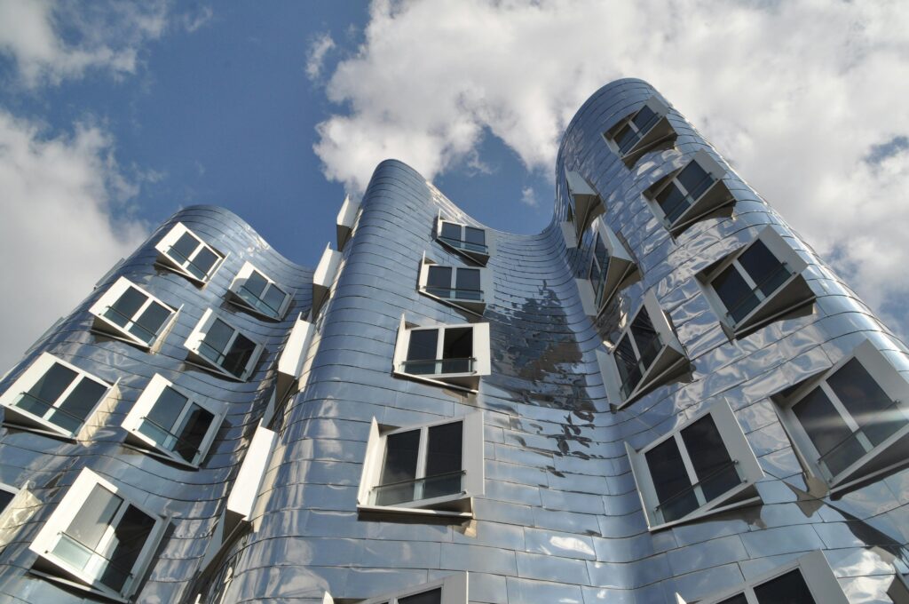 Moderne Architektur als Düsseldorf Sehenswürdigkeit