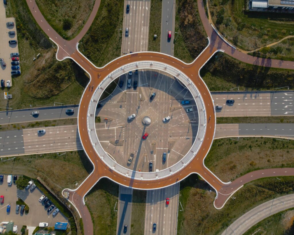 Eindhoven Sehenswürdigkeiten - Kreisförmige Fahrrad- und Fußgängerbrücke